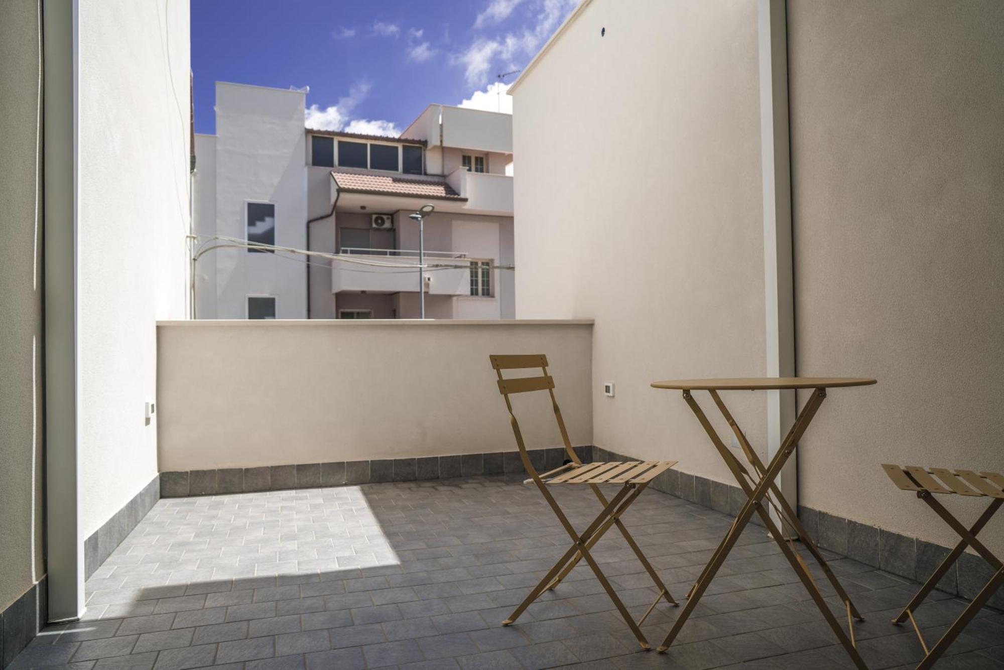 Casa Azzurra Rooms E Apartment Terrasini Exterior photo